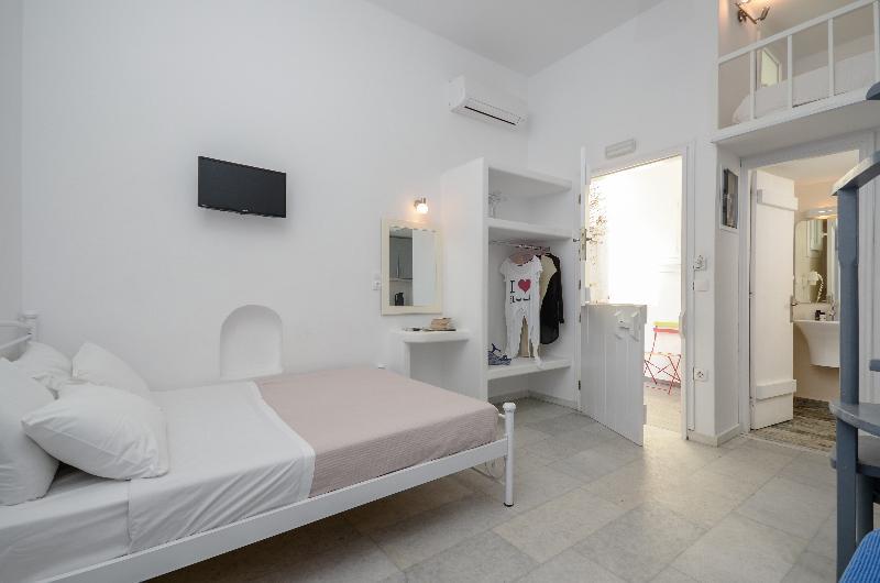 Hotel Depis Naxos City