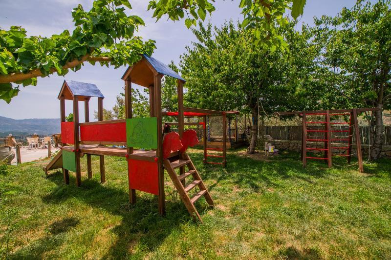 Hotel Aravanes Mountain & Eco Cuisine 5*