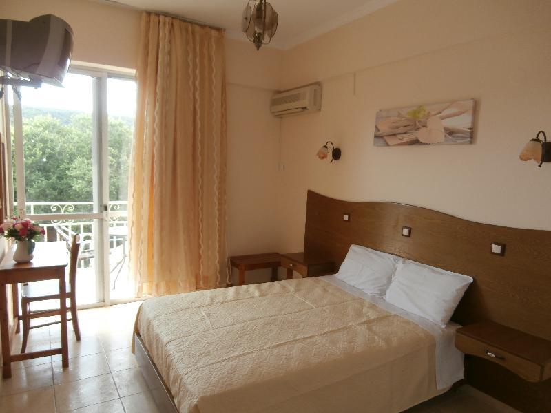 Aparthotel River &