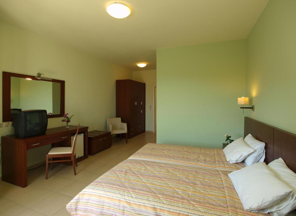 Hotel Skiathos Club & 4*