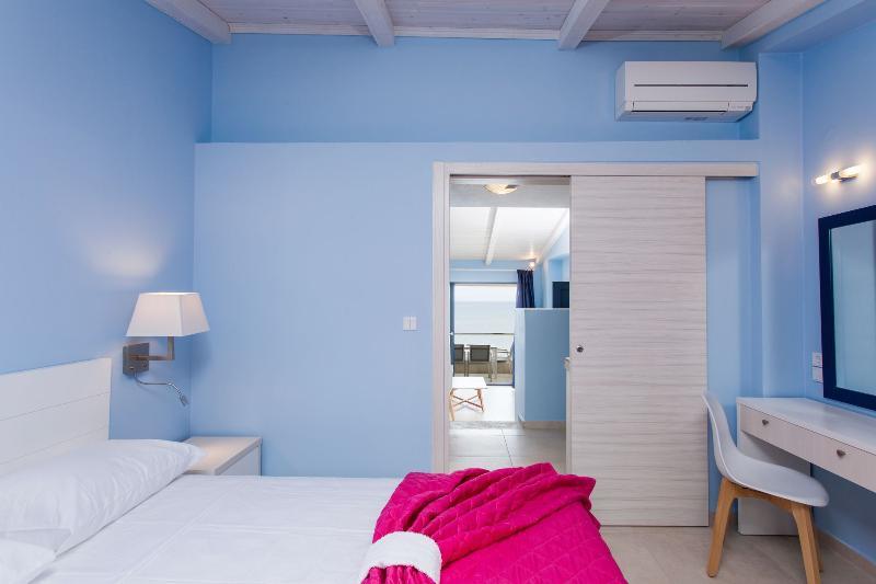 Elpiniki Luxury *