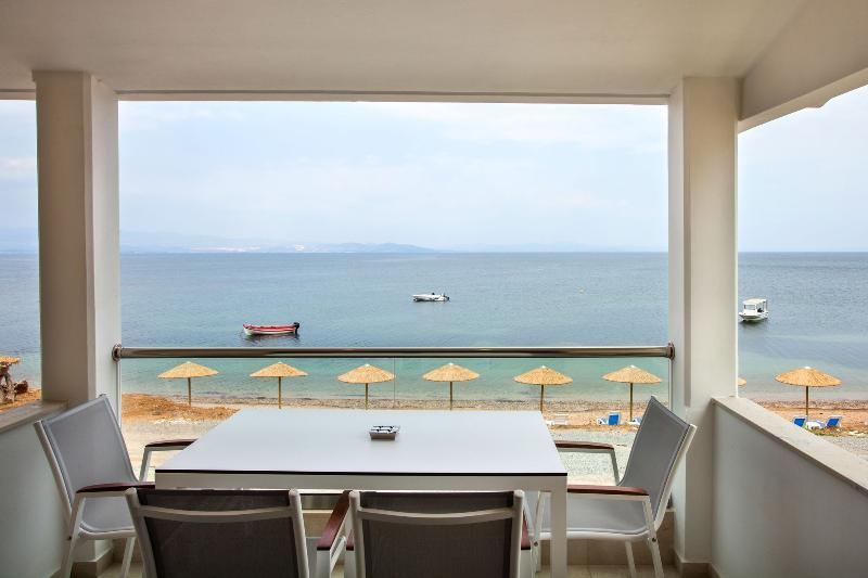 Elpiniki Luxury