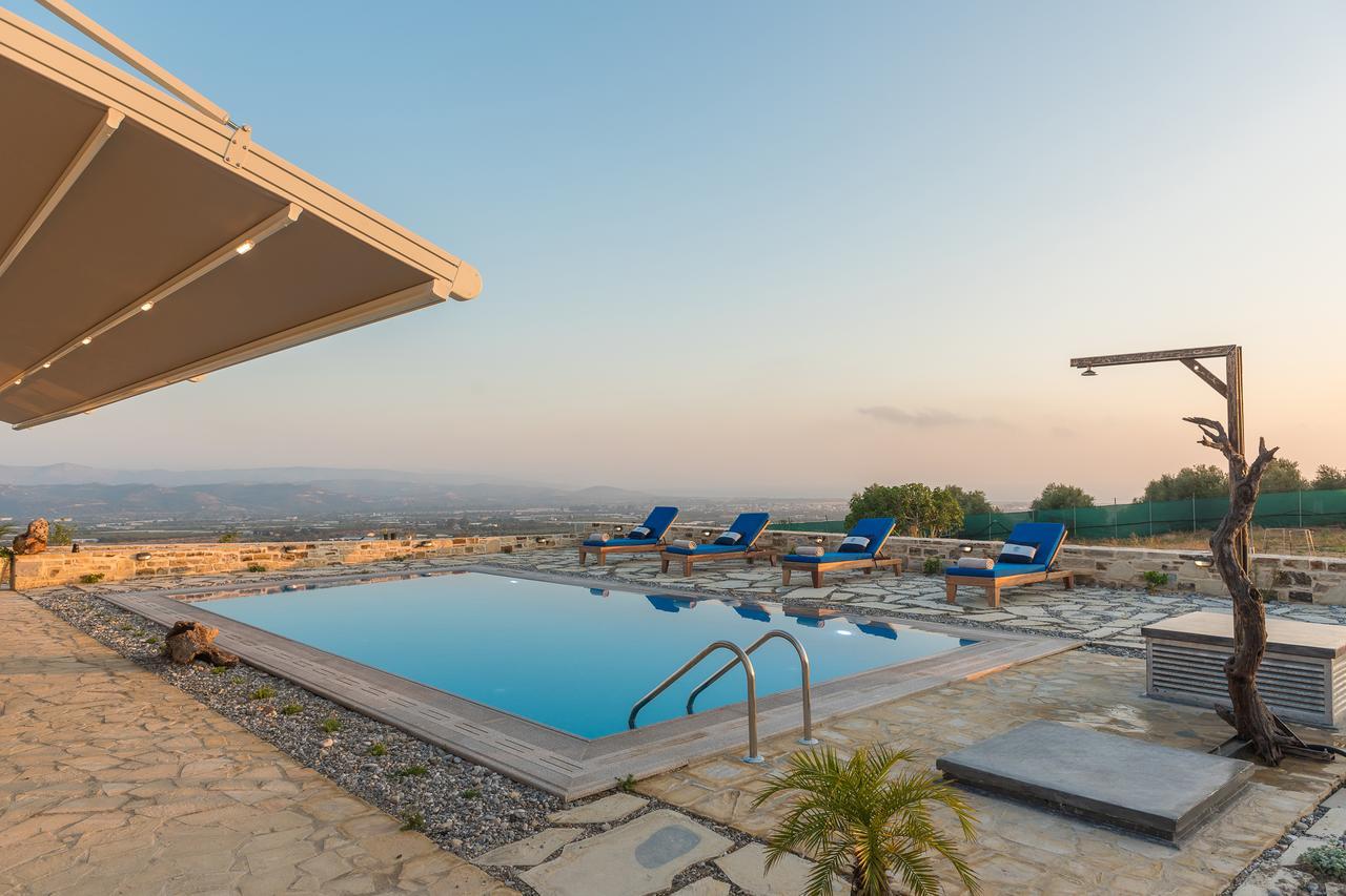 Villa Zeus & Dione Luxury *