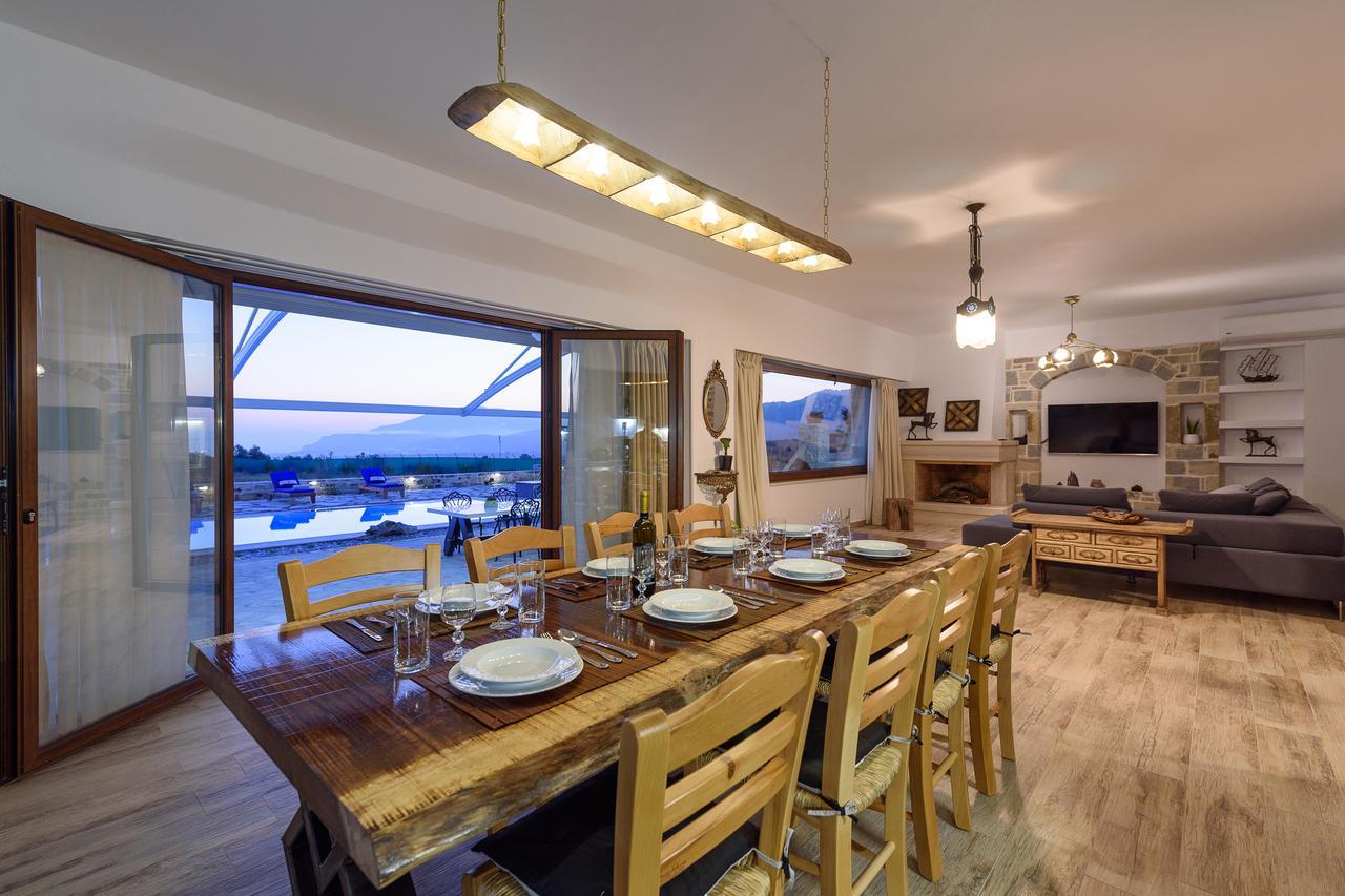 Zeus & Dione Luxury Villa *