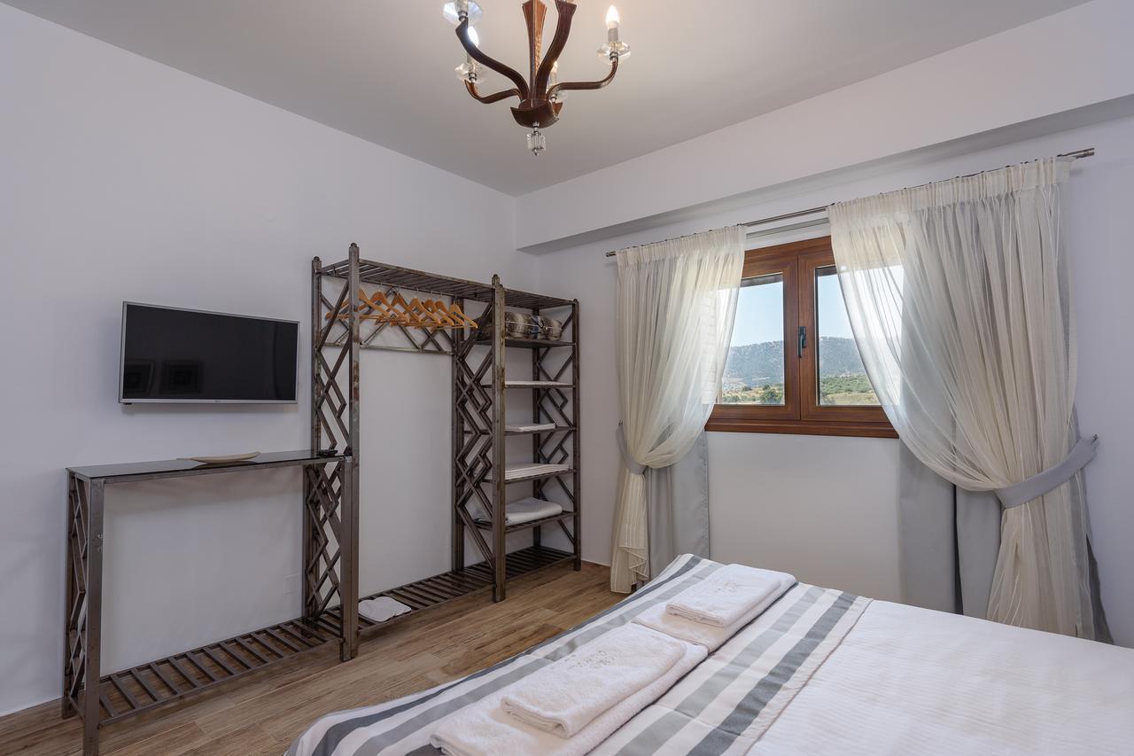 Zeus & Dione Luxury Villa Lagolion