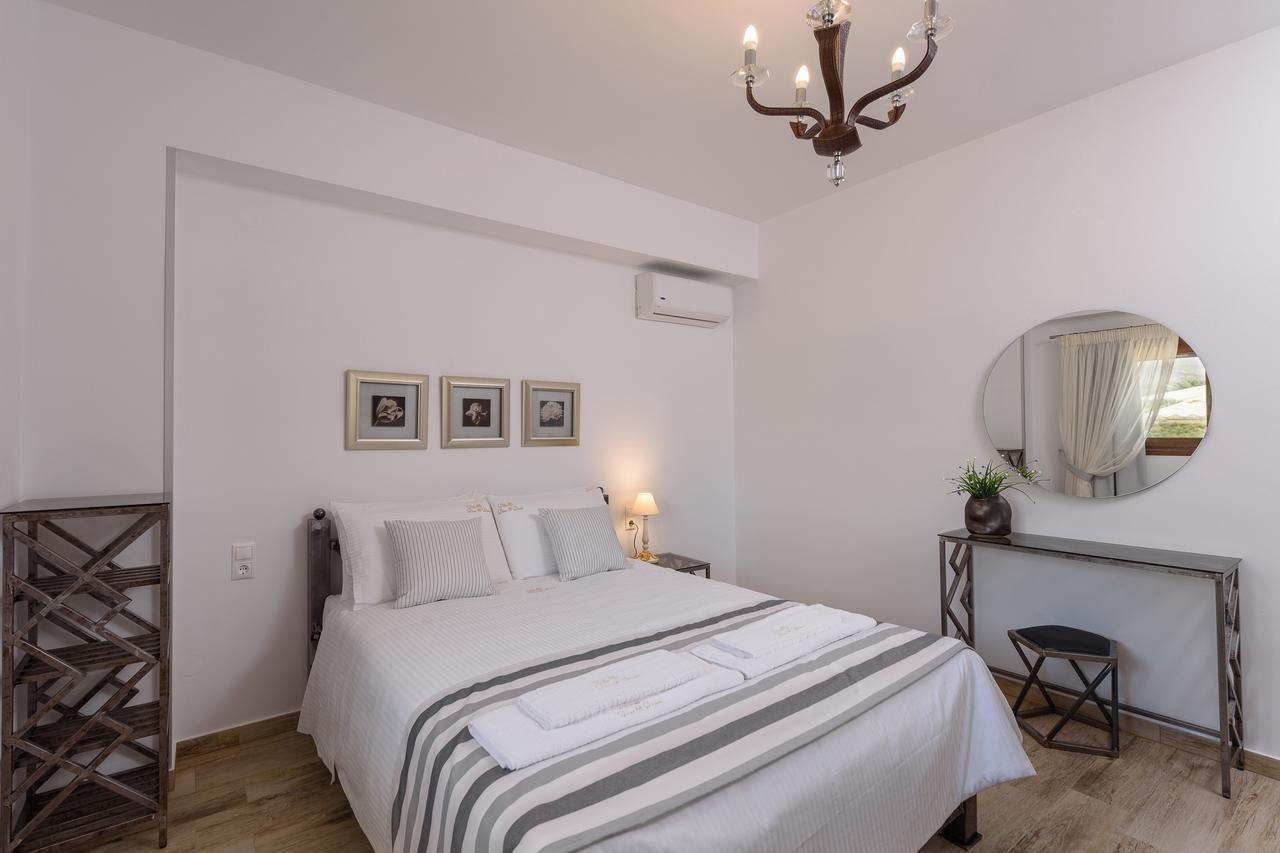Zeus & Dione Luxury Villa Lagolion