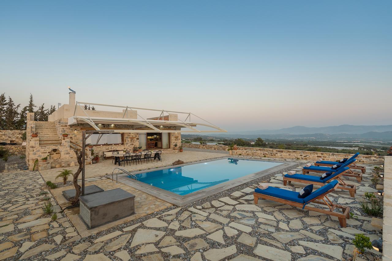 Zeus & Dione Luxury Villa *