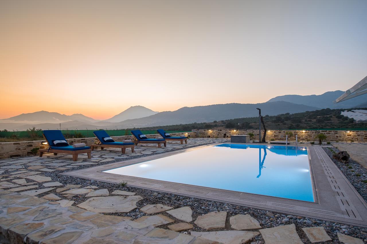 Zeus & Dione Luxury Villa *