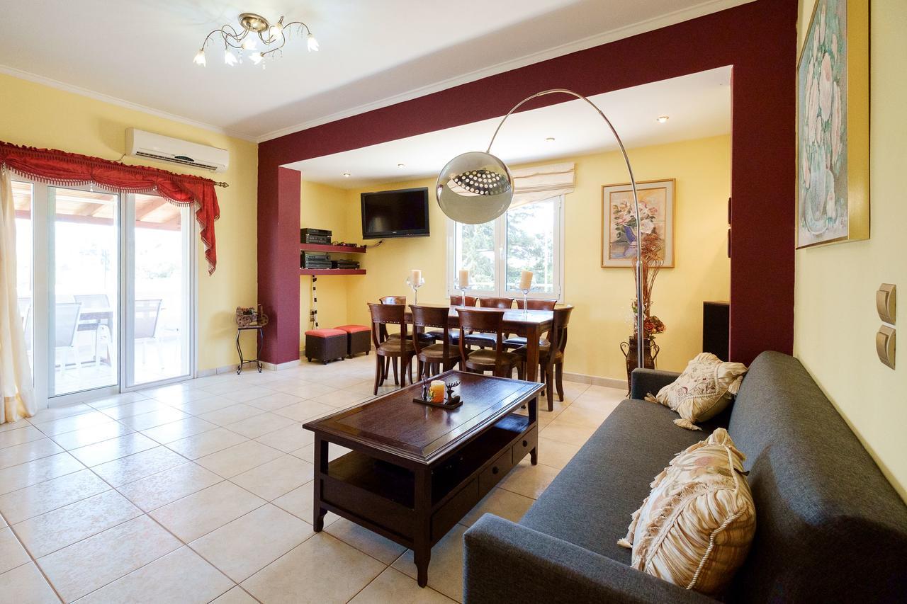Relaxing Family Home, Near Many Sandy Beaches Holiday home