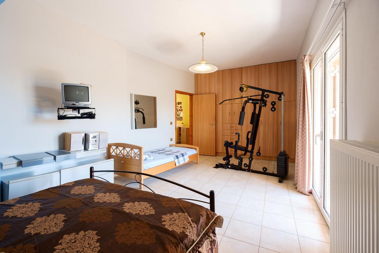 Relaxing Family Home, Near Many Sandy Beaches Souda