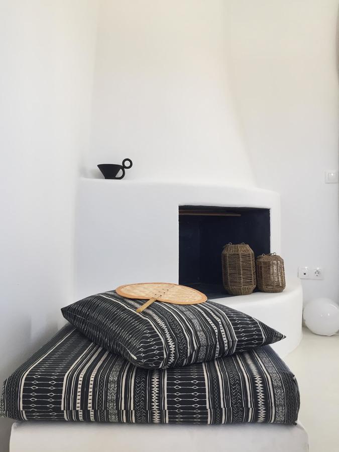 Island White Apartment