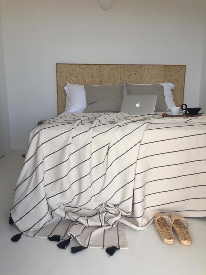 Apartment Island White