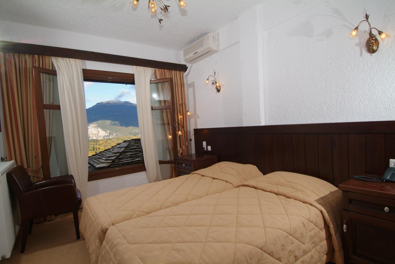 Taxiarches Hotel Aristi
