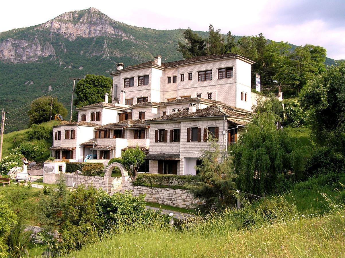 Taxiarches Hotel Aristi