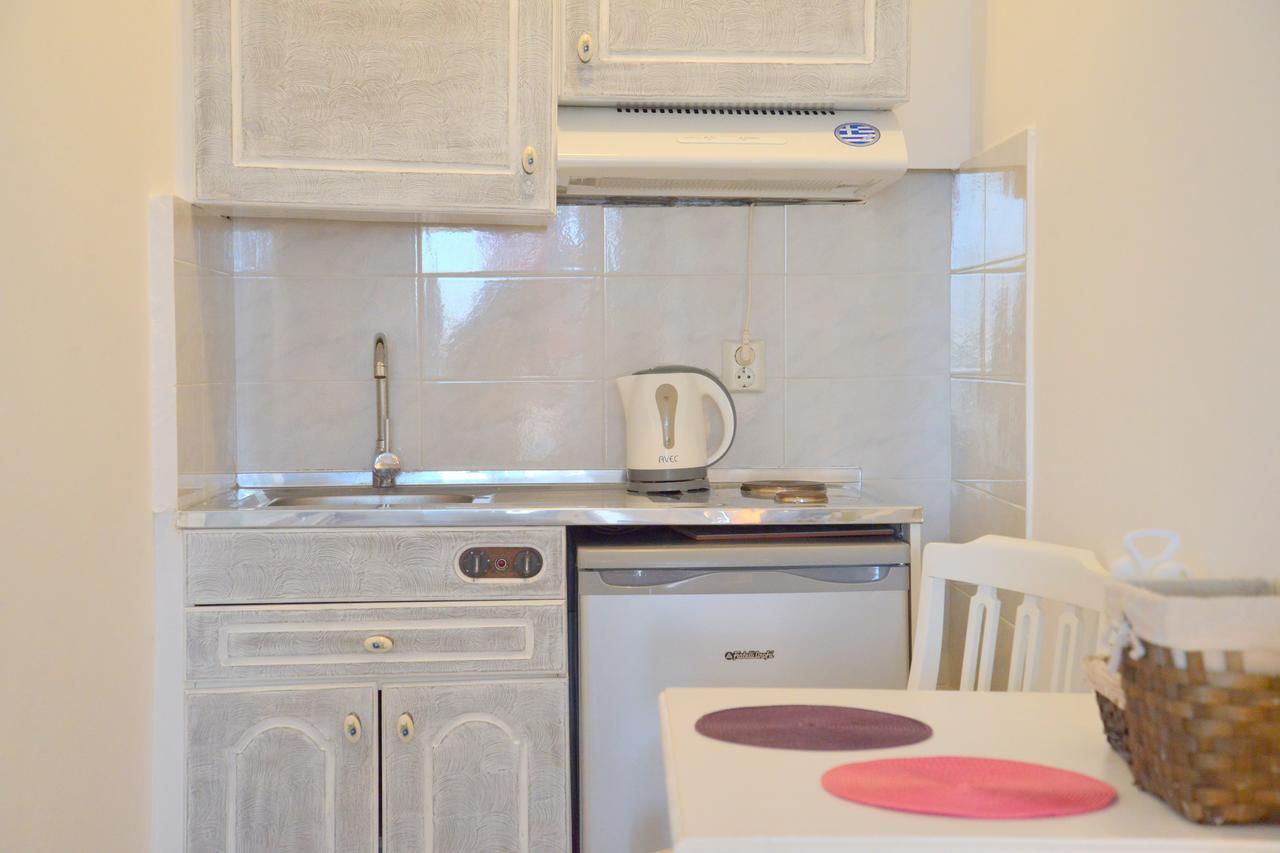 Garyfallos Apartment *