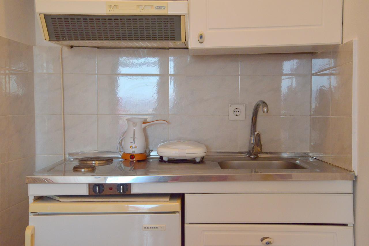 Garyfallos Apartment Milos Island