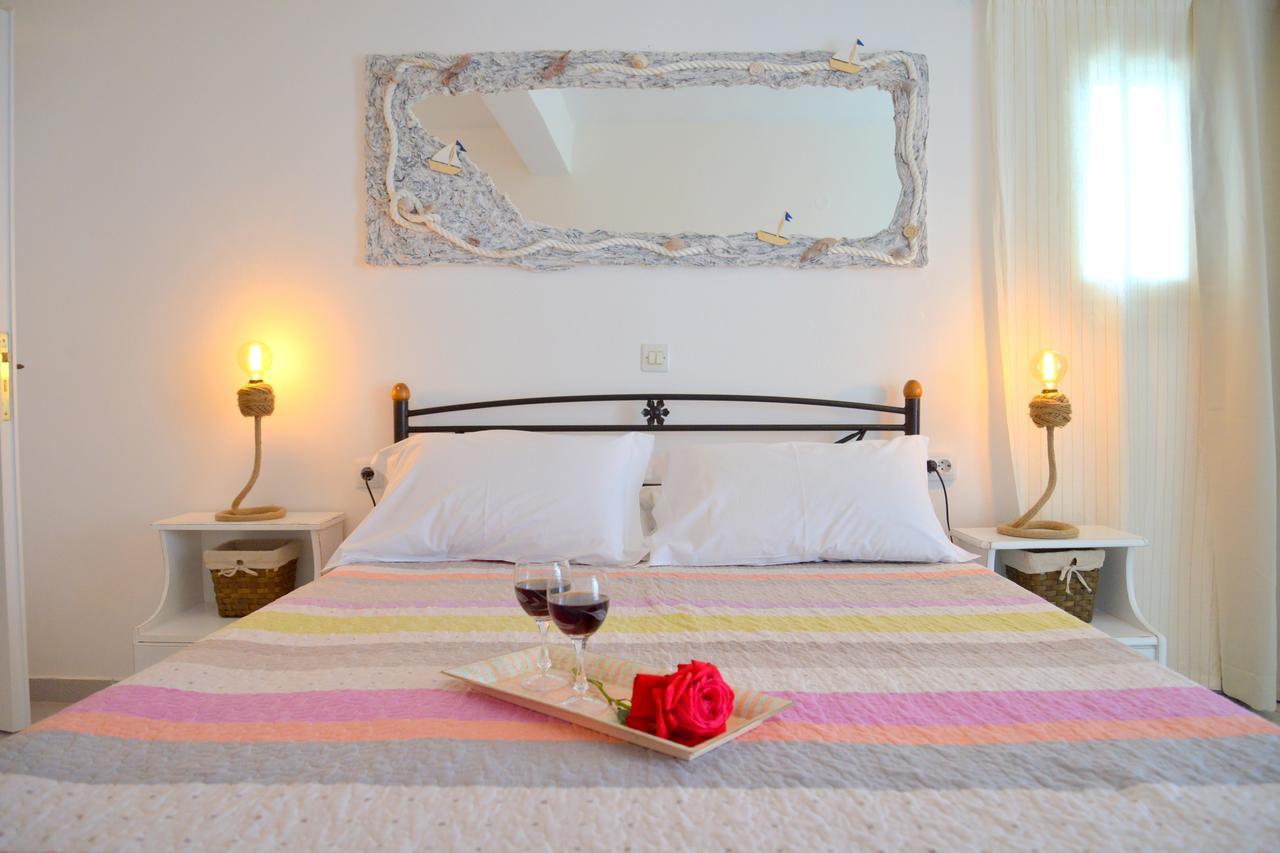 Garyfallos Apartment Milos Island