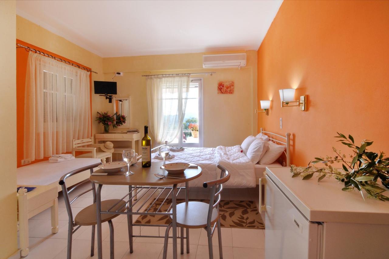 Xristina Apartment *