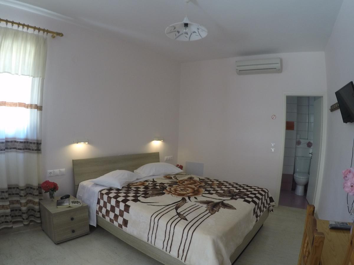 Geroulis Stefanos Studios * Vasiliki (Lefkada)