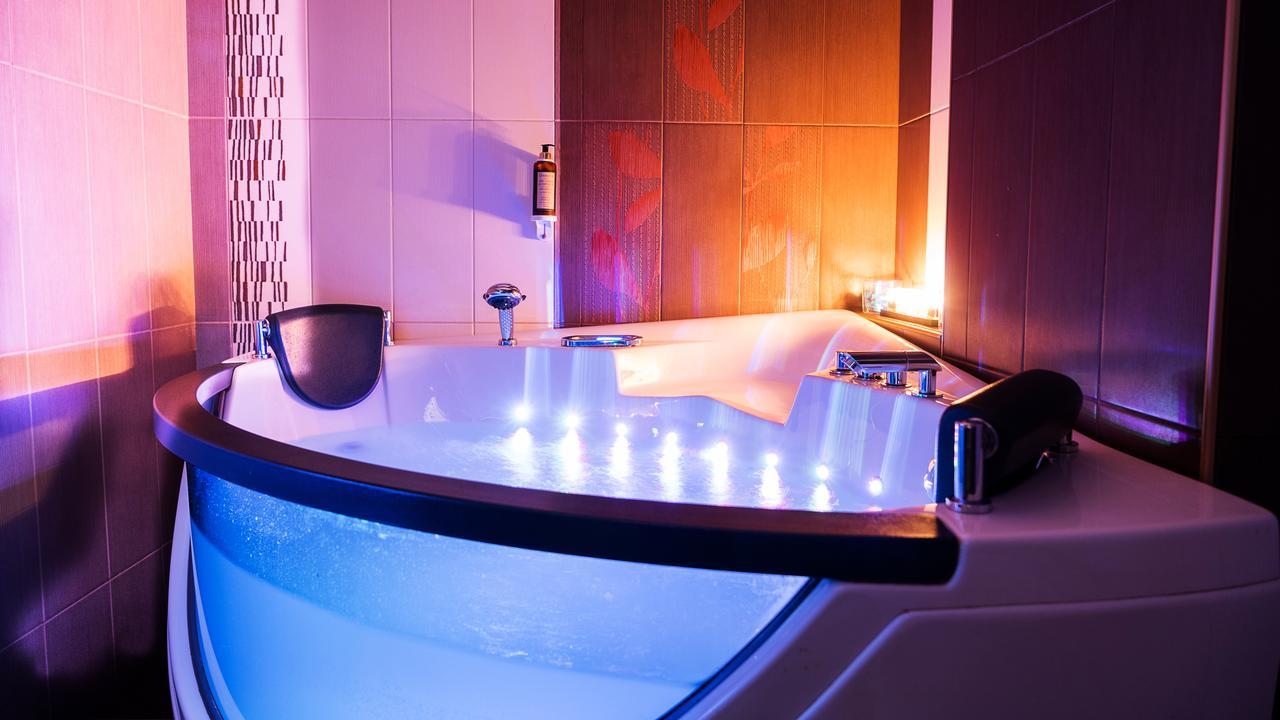 Eliton & Hotel 3*