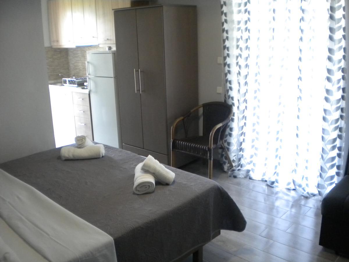 Nostos Aparthotel 3*