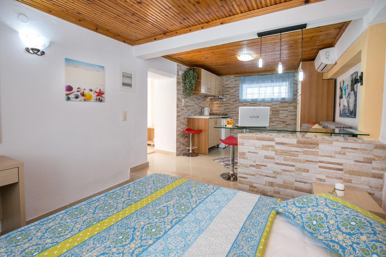 Apartment Elpis 1 *