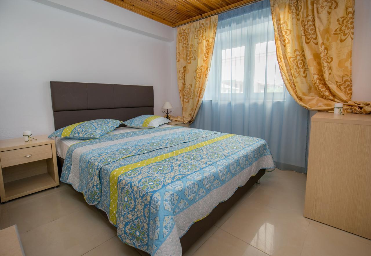 Elpis 1 Apartment *