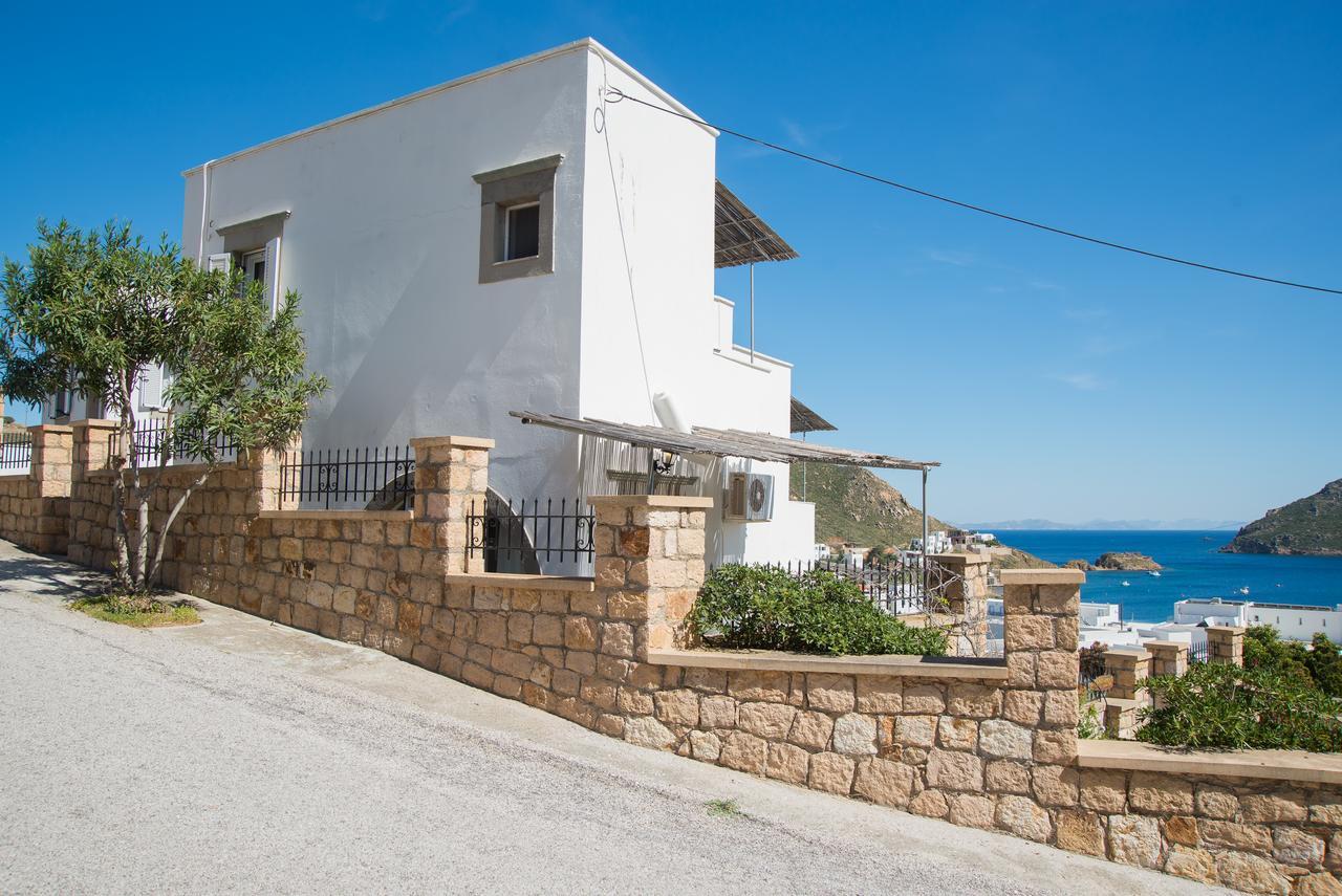 Apartment Captain Manos *