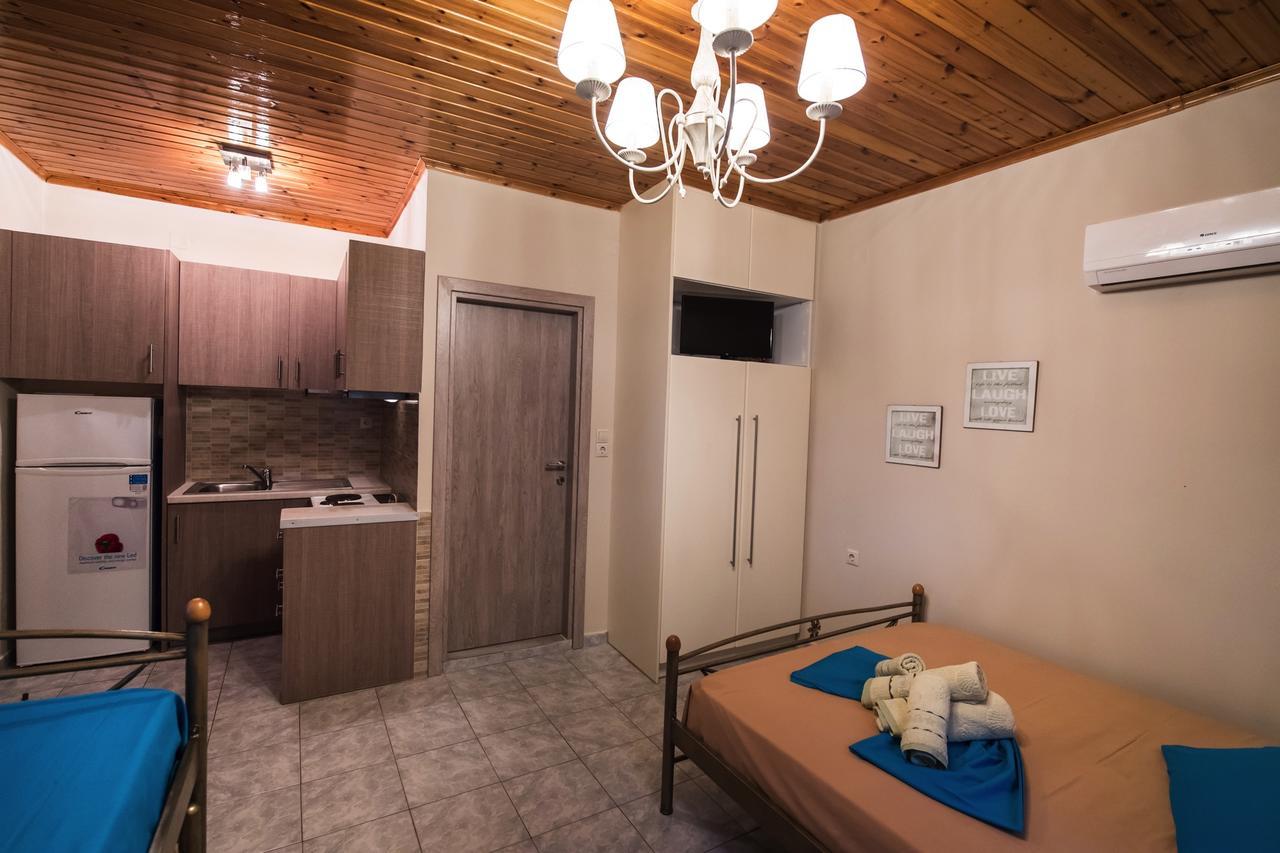 Dimitris & Apartment *