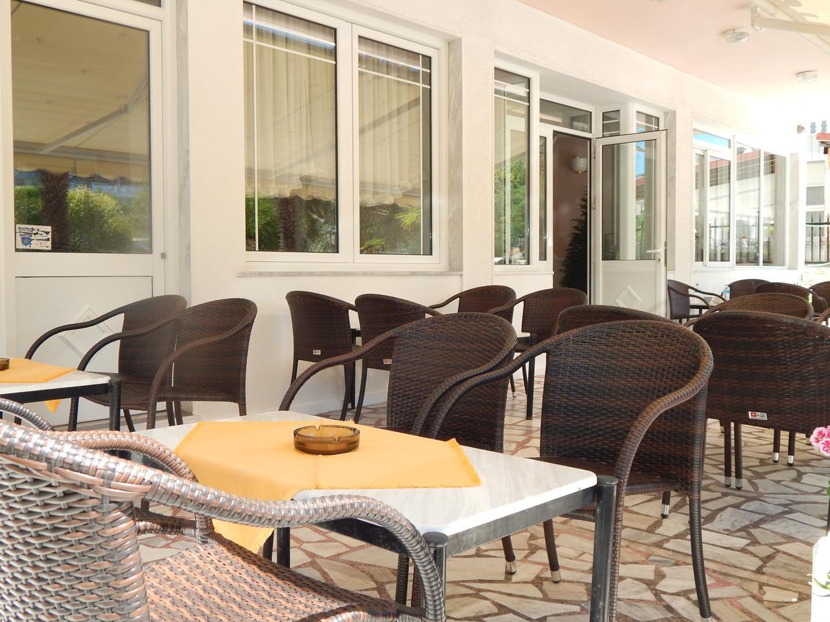 Gold Stern 3* Paralia Katerinis