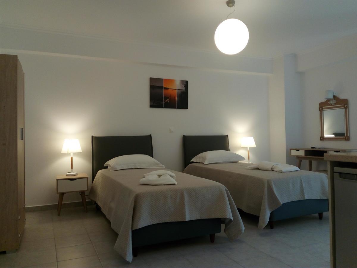 Athineon Hotel *