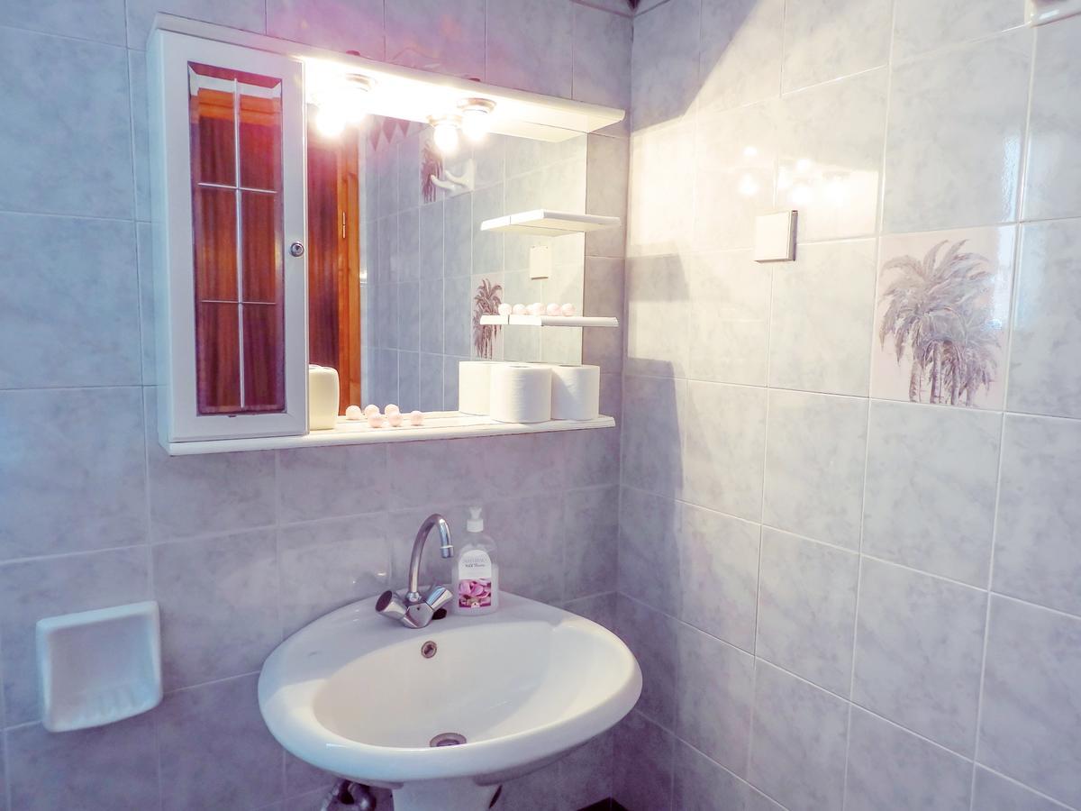 Apartment Irini Studios *