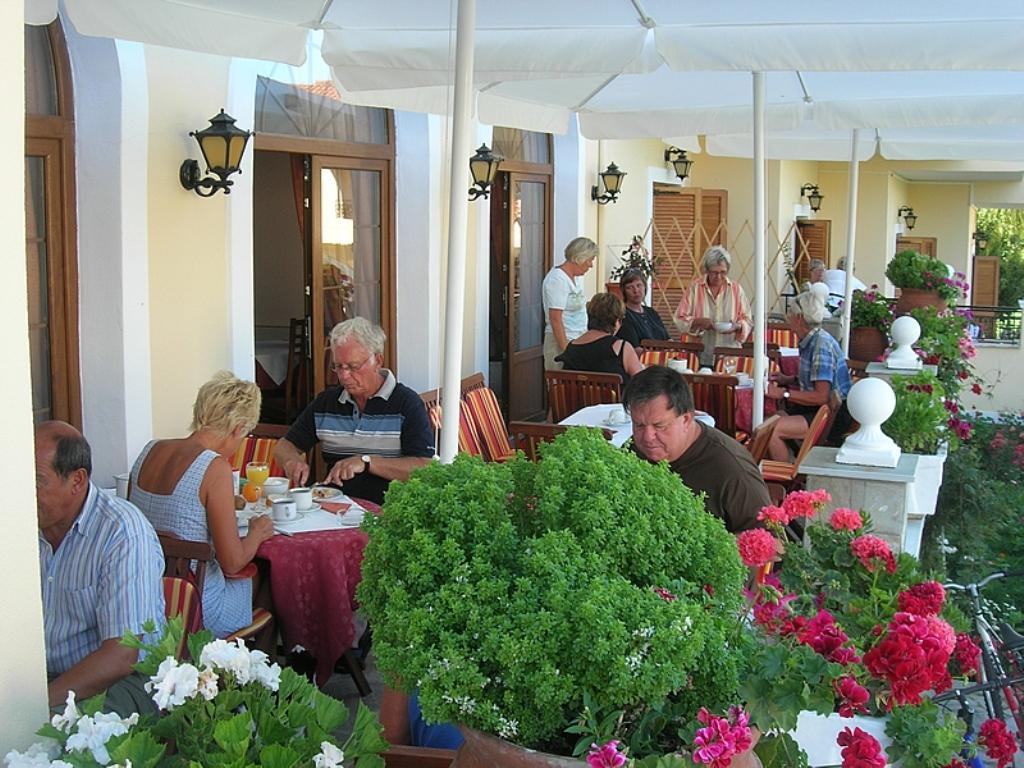 Regina Hotel 3*