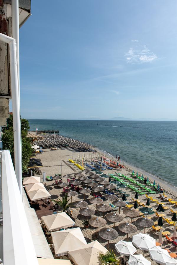 Themis Apartment *