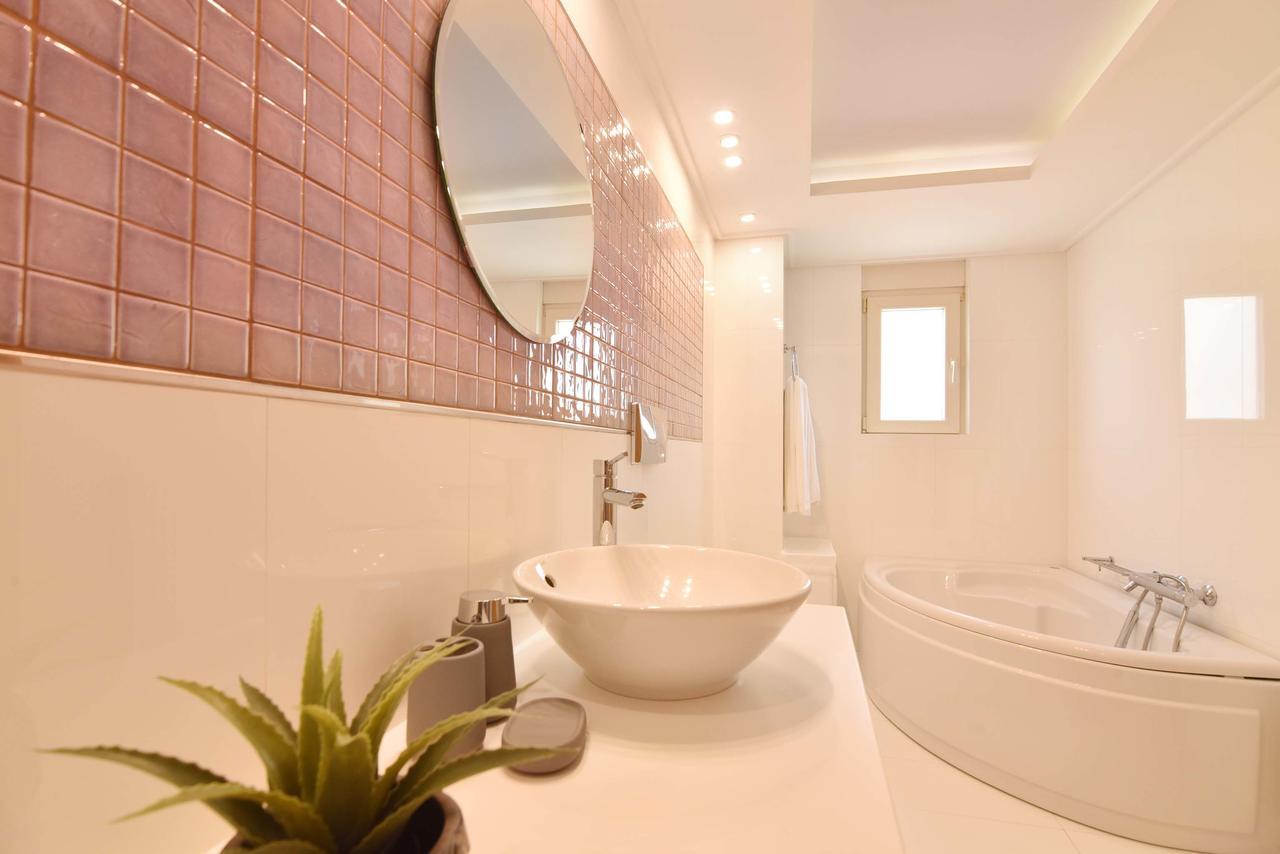 Aqua Villa Athens