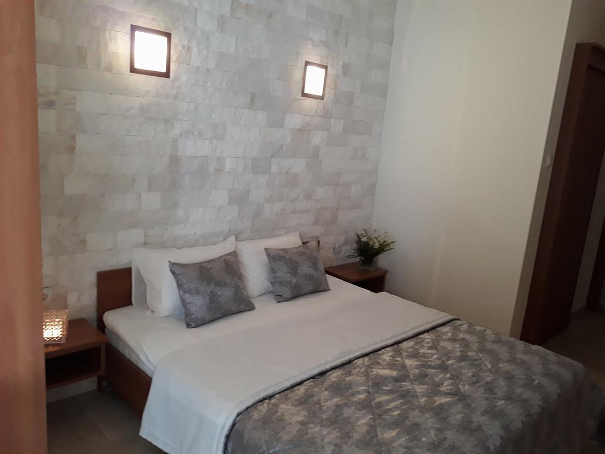 Kinira Beach Hotel Koinira