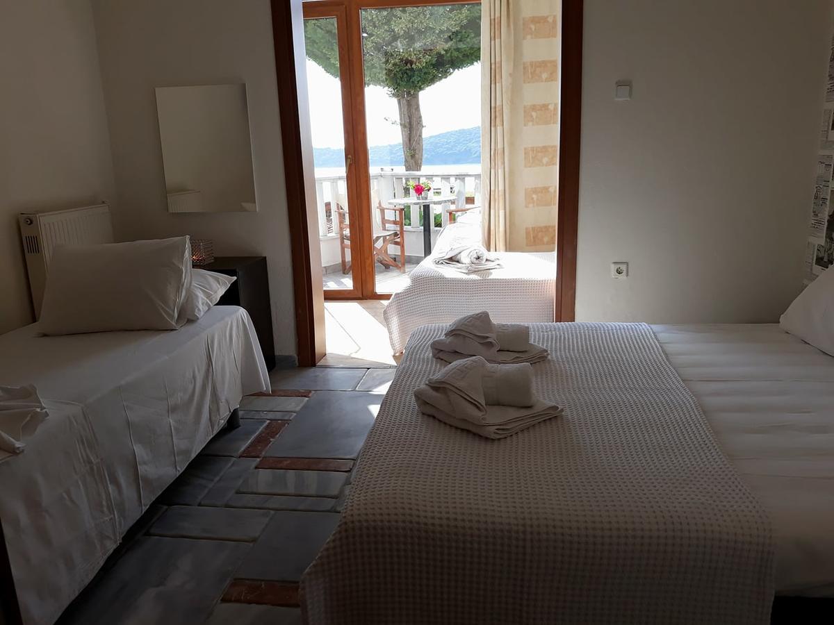 Kinira Beach Hotel Hotel