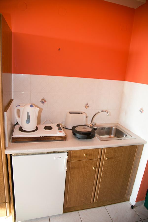Almyros & Apartment