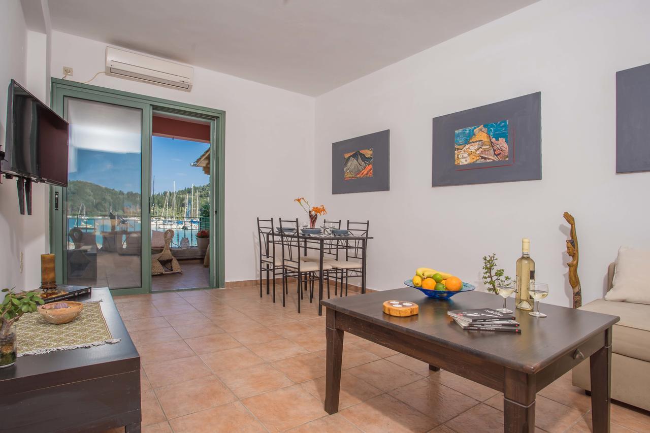 Blue Seaview 75 Sqm On Coast Apartment *