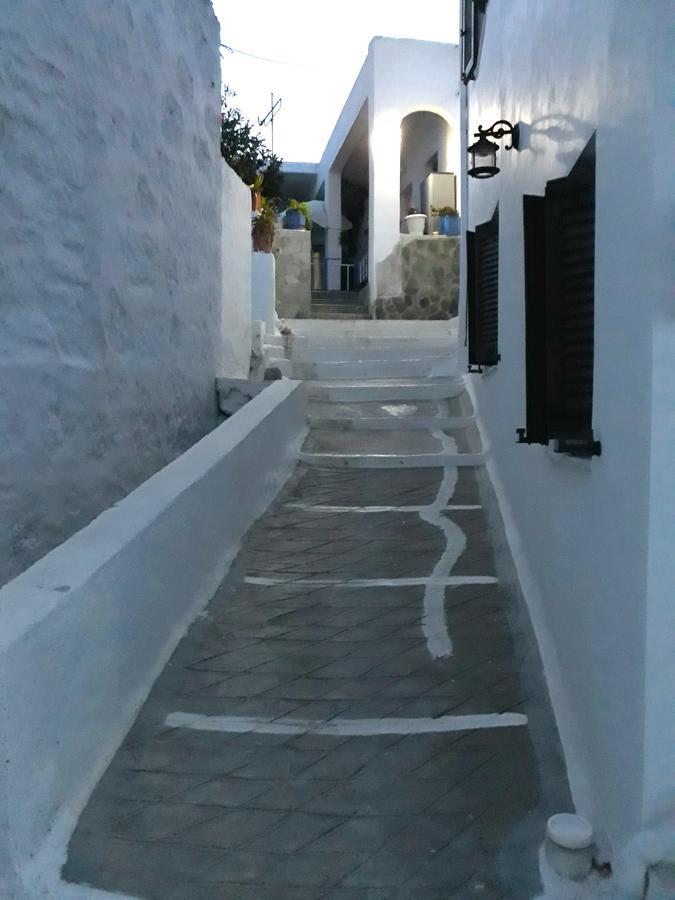 Iliachtida Plaka (Milos)