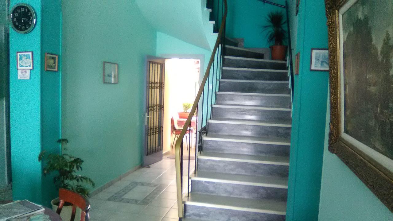 Hotel Victoria *