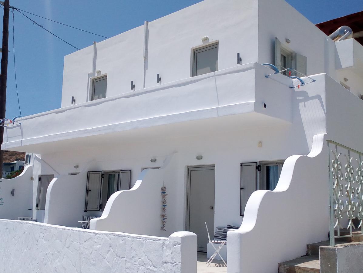 Thea Serifos * Livadakia