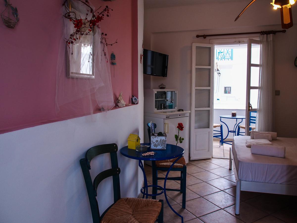 Manos Aparthotel 3*