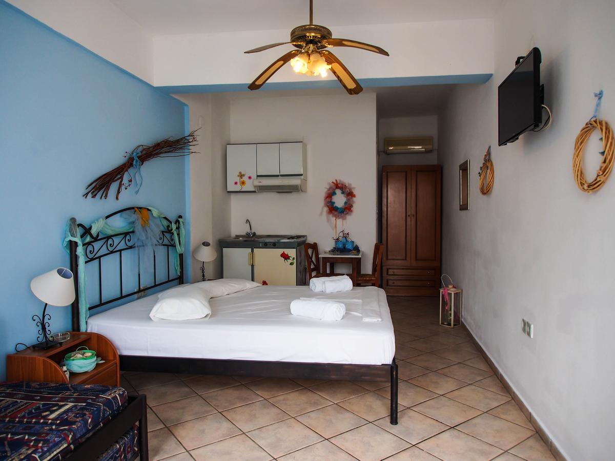Aparthotel Manos Megas Gialos - Nites
