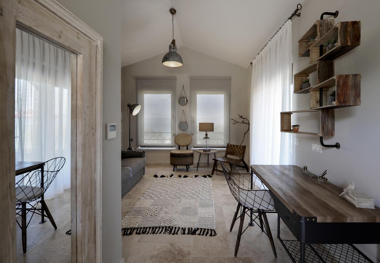 By The Sea Luxury Apartment