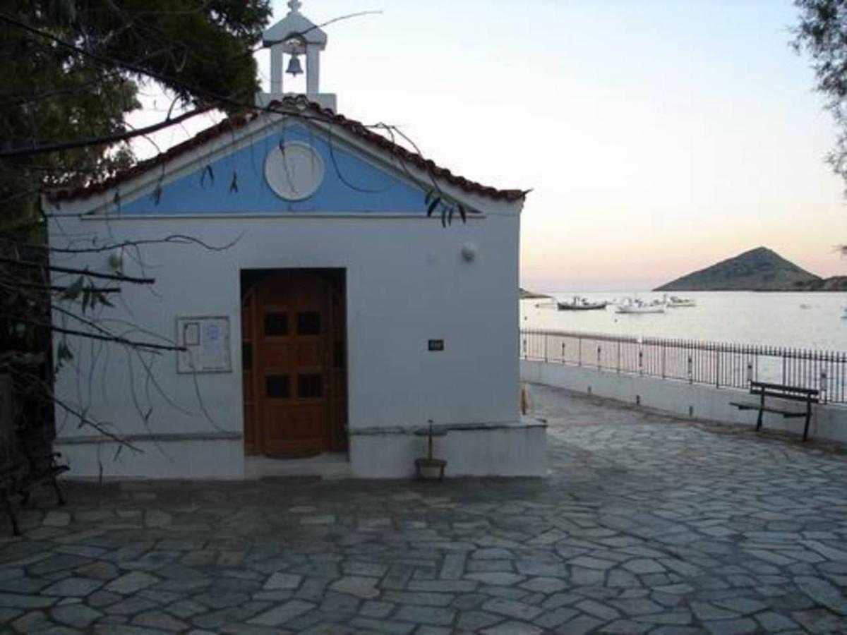 Mega Porto Rafti