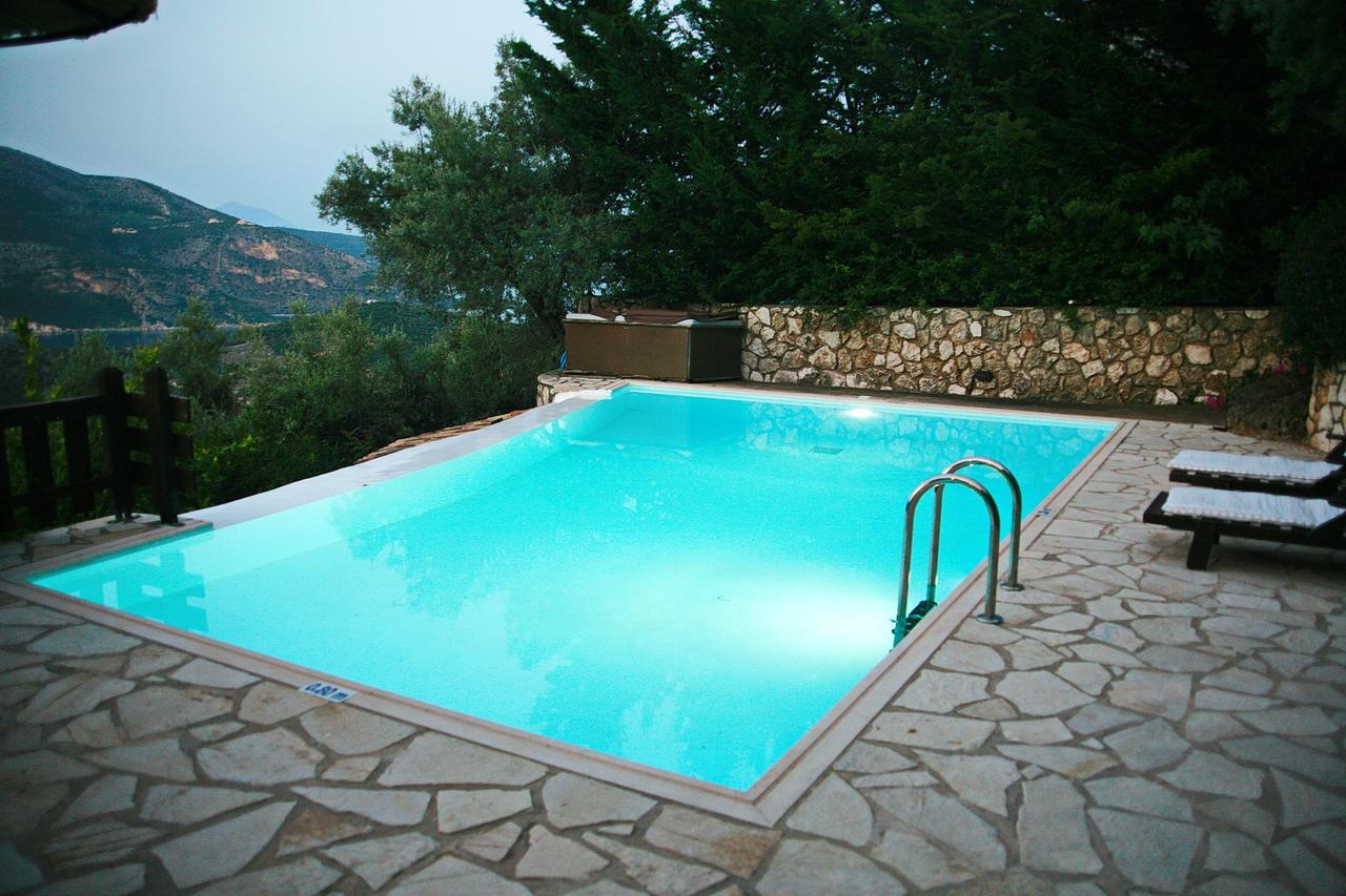 Villa Arethousa Villas *