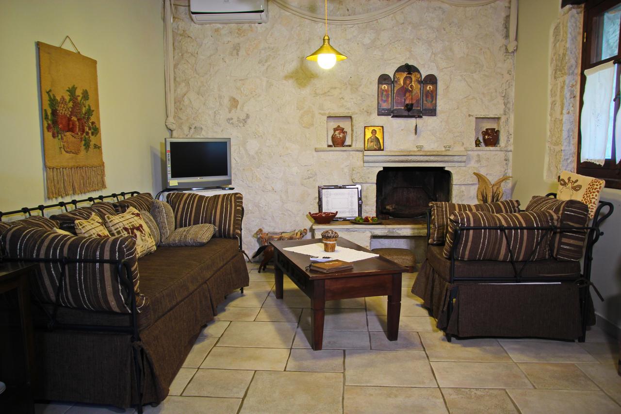 Villa Arethousa Villas *