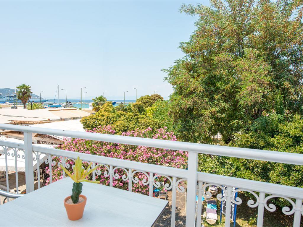 Alkyon Apartment *
