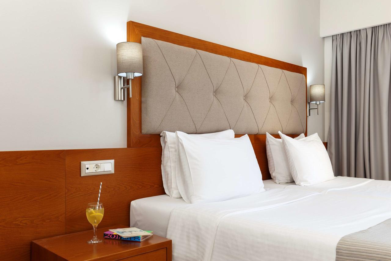 Hotel Western Plaza